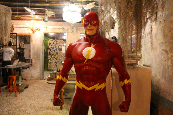 文青好好笑：[台南]閃電俠。浩克。木馬。神農街的創意文青攝影藝廊 文青好好笑