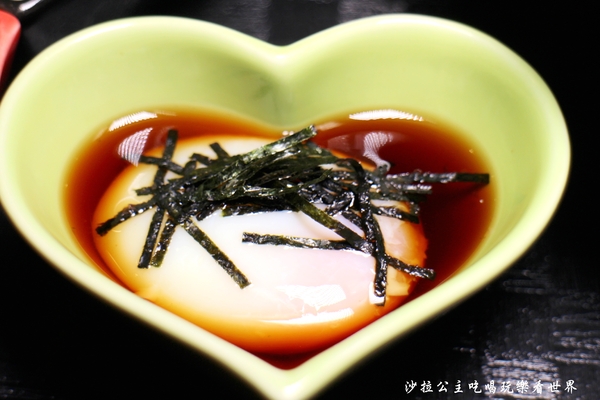 新丼:台北中山『新丼』21種創意丼飯讓人心動/捷運中山站/免服務費