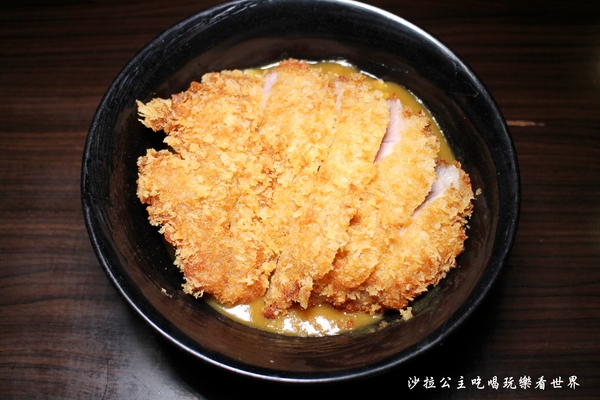新丼:台北中山『新丼』21種創意丼飯讓人心動/捷運中山站/免服務費