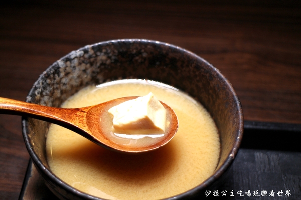 新丼:台北中山『新丼』21種創意丼飯讓人心動/捷運中山站/免服務費