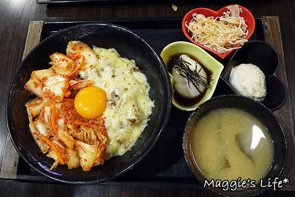 新丼:◆台北美食。捷運中山站【新丼】蛋黃哥你被包圍了!21種創意丼飯大碗滿意美味無限