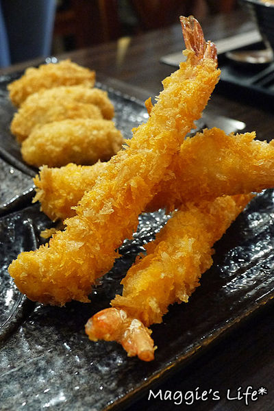 新丼:◆台北美食。捷運中山站【新丼】蛋黃哥你被包圍了!21種創意丼飯大碗滿意美味無限