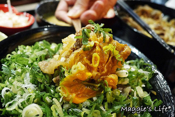 新丼:◆台北美食。捷運中山站【新丼】蛋黃哥你被包圍了!21種創意丼飯大碗滿意美味無限