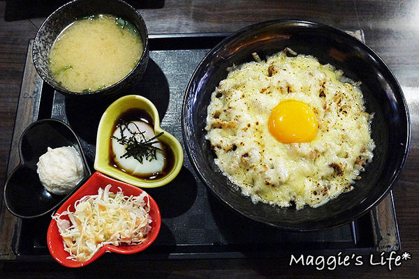新丼:◆台北美食。捷運中山站【新丼】蛋黃哥你被包圍了!21種創意丼飯大碗滿意美味無限