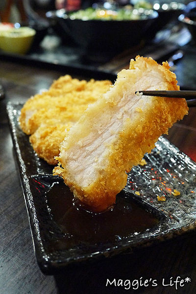 新丼:◆台北美食。捷運中山站【新丼】蛋黃哥你被包圍了!21種創意丼飯大碗滿意美味無限