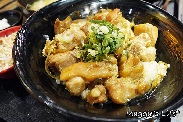 新丼:◆台北美食。捷運中山站【新丼】蛋黃哥你被包圍了!21種創意丼飯大碗滿意美味無限