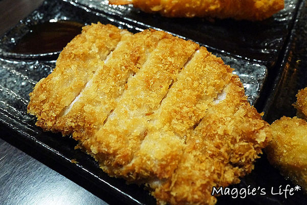 新丼:◆台北美食。捷運中山站【新丼】蛋黃哥你被包圍了!21種創意丼飯大碗滿意美味無限