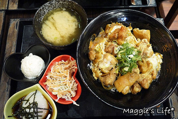 新丼:◆台北美食。捷運中山站【新丼】蛋黃哥你被包圍了!21種創意丼飯大碗滿意美味無限