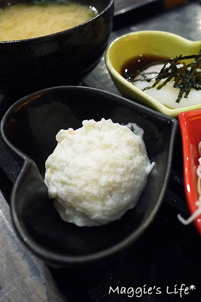 新丼:◆台北美食。捷運中山站【新丼】蛋黃哥你被包圍了!21種創意丼飯大碗滿意美味無限