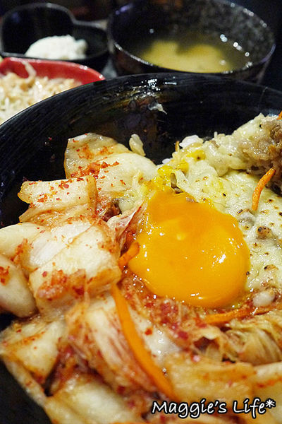 新丼:◆台北美食。捷運中山站【新丼】蛋黃哥你被包圍了!21種創意丼飯大碗滿意美味無限