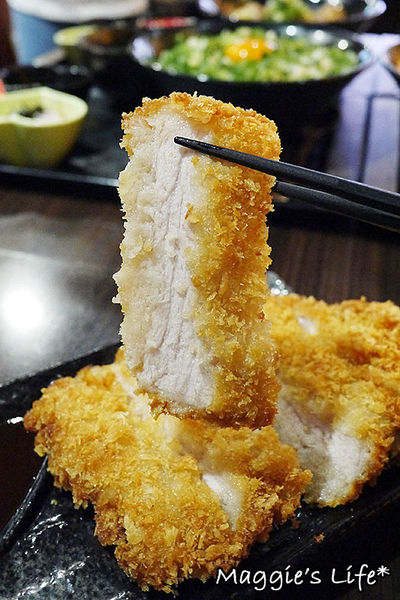 新丼:◆台北美食。捷運中山站【新丼】蛋黃哥你被包圍了!21種創意丼飯大碗滿意美味無限