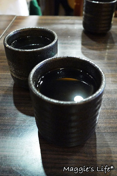 新丼:◆台北美食。捷運中山站【新丼】蛋黃哥你被包圍了!21種創意丼飯大碗滿意美味無限