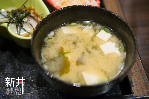 新丼：【邀約|新丼】真的會讓人心動留戀的丼飯好滋味!!!量多味美CP值高的好選擇!!