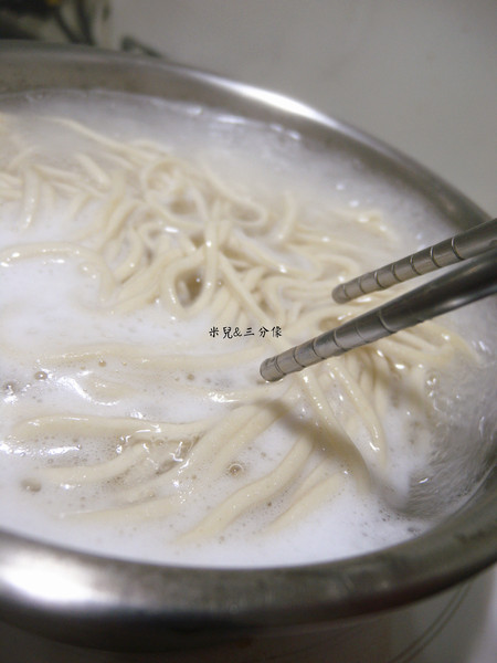 兄弟麵館（網路門市）：[宅配] 兄弟麵館  超方便美食 懶得出們就是靠宅配啦!  且份量大超滿足!!!