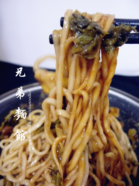 兄弟麵館（網路門市）：[宅配] 兄弟麵館  超方便美食 懶得出們就是靠宅配啦!  且份量大超滿足!!!