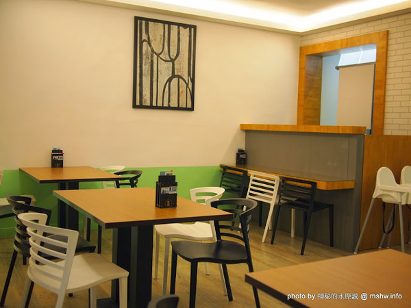 布里逗子BURRITOS:【食記】【景點】台中Burritos 布里逗子漢堡庭園餐廳@西區精明商圈捷運BRT忠明國小 : 環境閒適,餐點美味,女王不下班拍片場景之一!