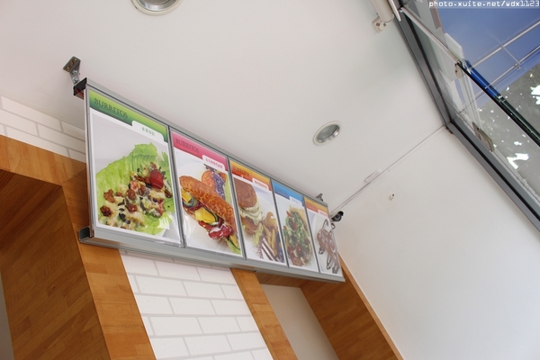 布里逗子BURRITOS：Burritos布里逗子●漢堡庭園餐廳♡溫莎乳酪牛肉堡讓人驚豔~103.06.29