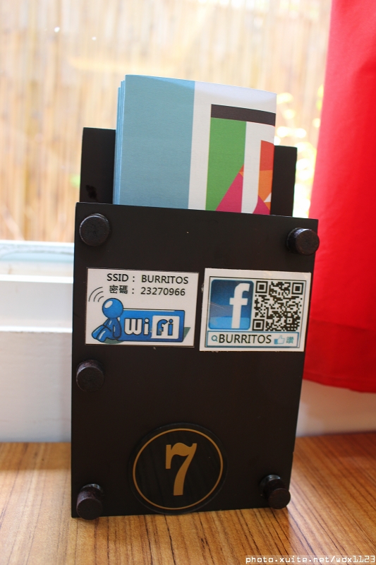 布里逗子BURRITOS：Burritos布里逗子●漢堡庭園餐廳♡溫莎乳酪牛肉堡讓人驚豔~103.06.29