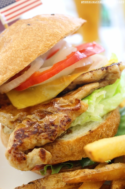 布里逗子BURRITOS：Burritos布里逗子●漢堡庭園餐廳♡溫莎乳酪牛肉堡讓人驚豔~103.06.29