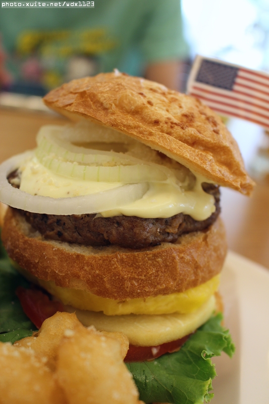 布里逗子BURRITOS：Burritos布里逗子●漢堡庭園餐廳♡溫莎乳酪牛肉堡讓人驚豔~103.06.29