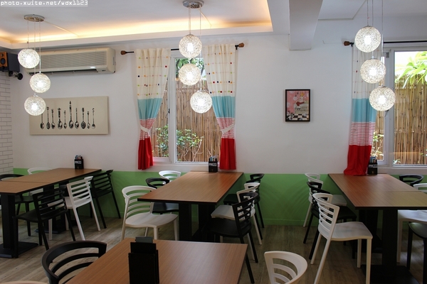 布里逗子BURRITOS：Burritos布里逗子●漢堡庭園餐廳♡溫莎乳酪牛肉堡讓人驚豔~103.06.29