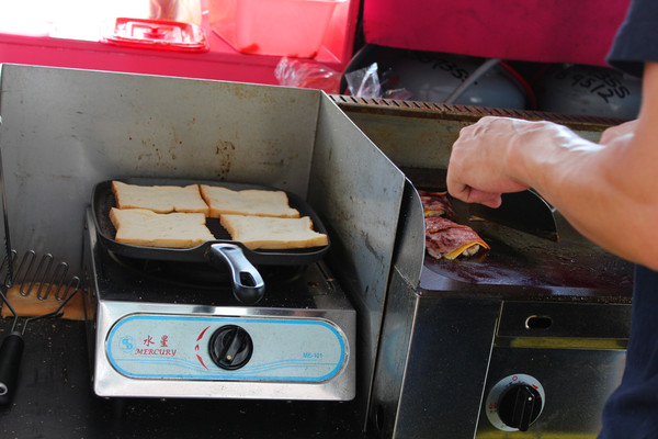 點點餐桌dottable：[台南]自己的餐車自己追 神秘幽靈點點餐桌Dottable