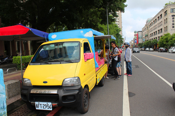 點點餐桌dottable：[台南]自己的餐車自己追 神秘幽靈點點餐桌Dottable