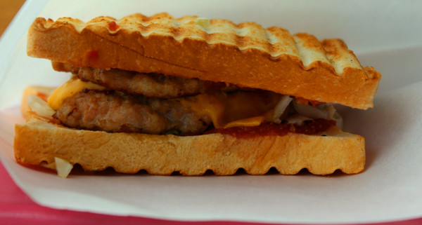 點點餐桌dottable：[台南]自己的餐車自己追 神秘幽靈點點餐桌Dottable