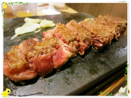 台北-新莊、輔大捷運站-饗厚牛排-享受厚度的美味-自助吧-冰淇淋台北-新莊、輔大捷運站-饗厚牛排-享受厚度的美味-岩燒特級無骨牛小排11oz