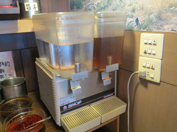 九龍台食鐵板鍋(士林店):鐵板料理加火鍋綜合新吃法的"九龍台食鐵板鍋"食記