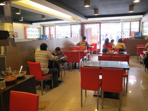 九龍台食鐵板鍋(士林店):鐵板料理加火鍋綜合新吃法的"九龍台食鐵板鍋"食記