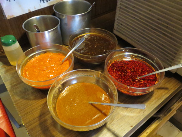 九龍台食鐵板鍋(士林店):鐵板料理加火鍋綜合新吃法的"九龍台食鐵板鍋"食記