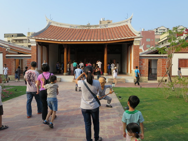 鳳儀書院：文化公車遊趣(十七)~鳳儀書院2  ..同學，上課囉!!