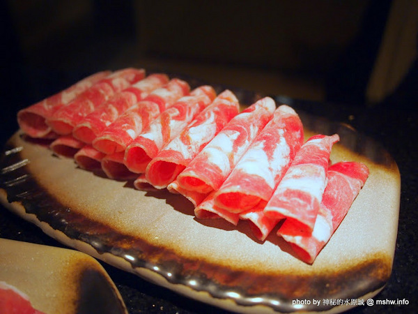 和稻壽喜燒鍋物(公益旗艦店)：【食記】台中和稻鍋物壽喜燒@南屯捷運MRT溝仔墘 : 顛覆傳統的鍋底？食材新鮮,創意吃法的台式壽喜綜合鍋