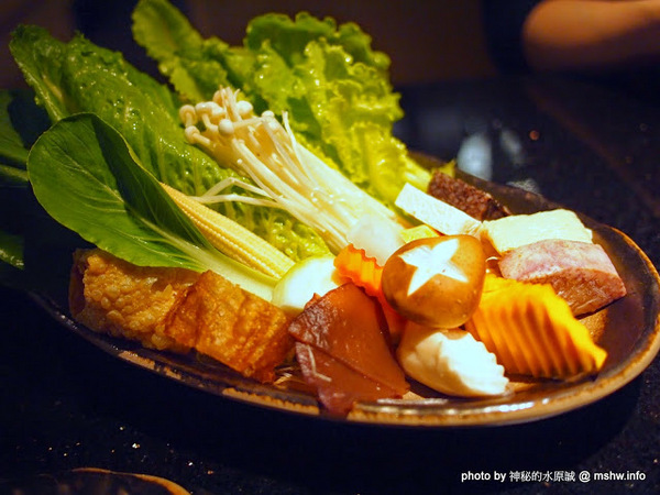 和稻壽喜燒鍋物(公益旗艦店)：【食記】台中和稻鍋物壽喜燒@南屯捷運MRT溝仔墘 : 顛覆傳統的鍋底？食材新鮮,創意吃法的台式壽喜綜合鍋