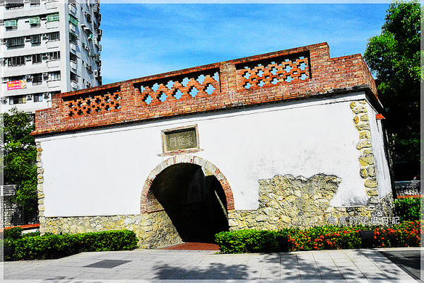 鳳山縣城東便門:【高雄】鳳山區。東便門 東福橋 東福祠