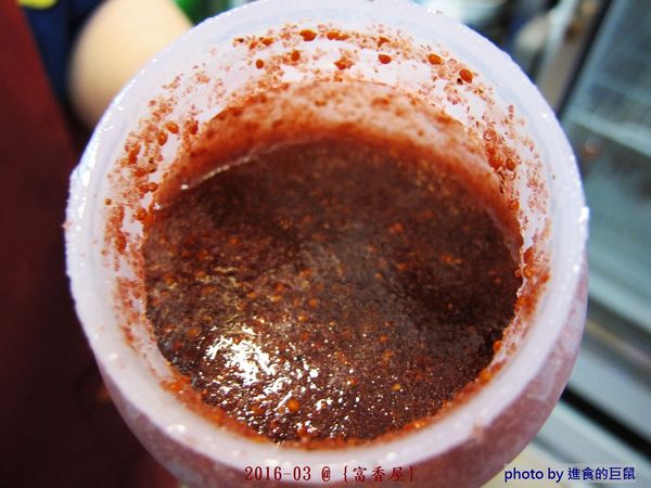 富香屋 手工汽水：（台南。中西區美食）『富香屋』台南 No.1 奶茶，時尚瓶裝，濃郁茶香，香醇奶香！店家飲品堅持不使用奶精＆果糖，天然健康看得到。 還有冷泡茶＆古早味手工汽水，熱情販售中！