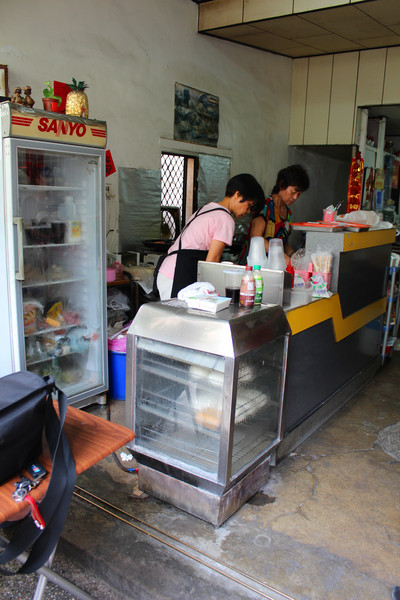 亞義號旁的無名早餐：[台南]巷內的排隊人氣燒肉 亞藝號無名早餐