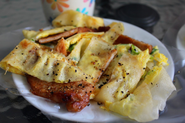 亞義號旁的無名早餐：[台南]巷內的排隊人氣燒肉 亞藝號無名早餐