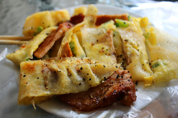 亞義號旁的無名早餐：[台南]巷內的排隊人氣燒肉 亞藝號無名早餐