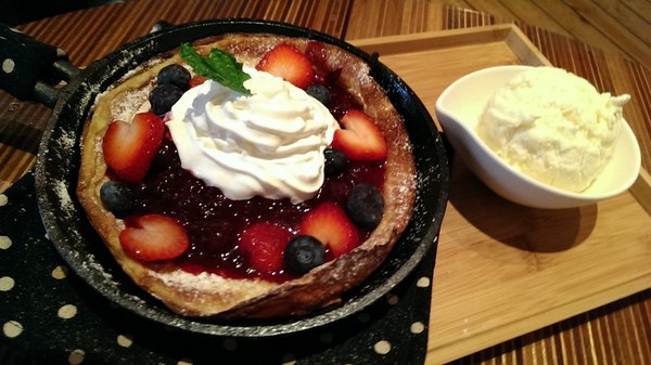 Café Café(原樂子咖啡):《台北》Café Café│鐵鍋煎餅寶貝 像麵包布丁一樣Q軟@市政府站