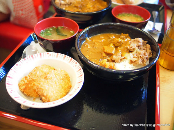 すき家SUKIYA(古亭店):【食記】台北Sukiya すき屋 食其家 牛丼咖哩速食專賣店@中正捷運MRT古亭 : 接近日本的口味, 咖哩牛肉與可樂餅都有到位!