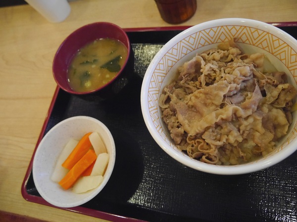 すき家SUKIYA(古亭店):【橘子雞排】南門市場捷運站-SUKIYA すき家 日本來台的牛丼專賣