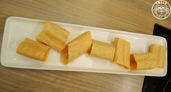 百草三味:呷飽祙【台北中山・百草三味鍋物】一次吃進十餘種契作有機葉菜