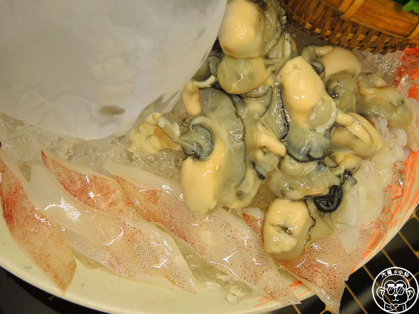 百草三味:呷飽祙【台北中山・百草三味鍋物】一次吃進十餘種契作有機葉菜