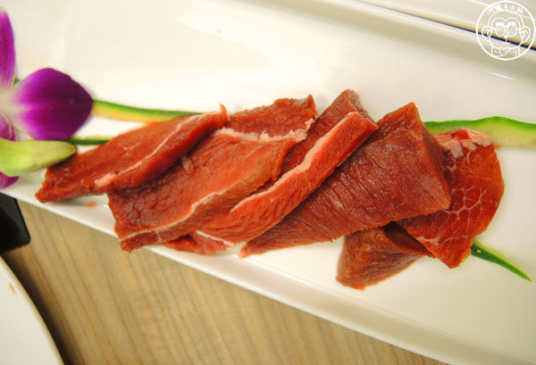 百草三味:呷飽祙【台北中山・百草三味鍋物】一次吃進十餘種契作有機葉菜