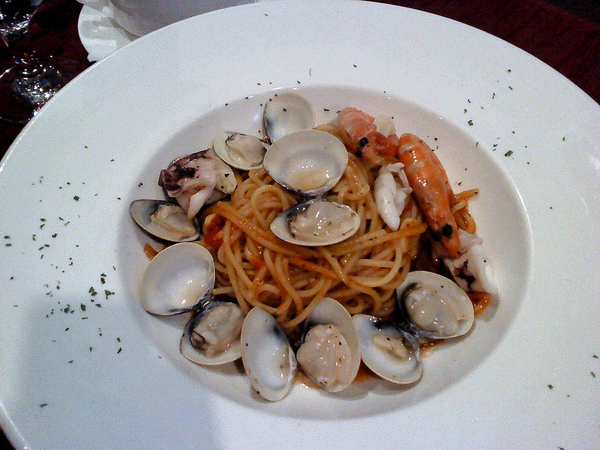 La Vaca黑牛阿根廷烤肉餐酒館：LA  VACA阿根廷烤肉餐廳2-同盟二路81號(愛河之心旁)