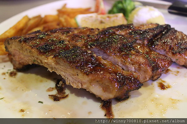 卡帕卡巴Capa Kaba-原味炭火牛排(士林基河總店):台北 士林夜市 【非凡大探索報導 炭火烤排超正點! 】卡帕卡巴Capa Kaba-原味炭火牛排(士林基河總店)捷運劍潭站