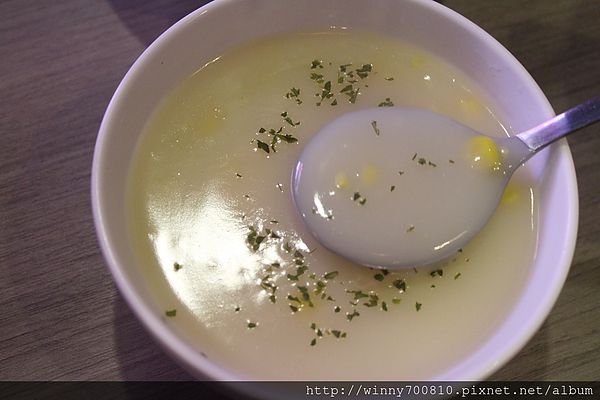 卡帕卡巴Capa Kaba-原味炭火牛排(士林基河總店):台北 士林夜市 【非凡大探索報導 炭火烤排超正點! 】卡帕卡巴Capa Kaba-原味炭火牛排(士林基河總店)捷運劍潭站