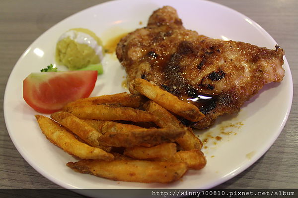 卡帕卡巴Capa Kaba-原味炭火牛排(士林基河總店):台北 士林夜市 【非凡大探索報導 炭火烤排超正點! 】卡帕卡巴Capa Kaba-原味炭火牛排(士林基河總店)捷運劍潭站